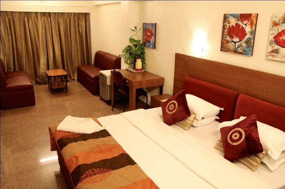Hotel Samraj Mumbai  Buitenkant foto