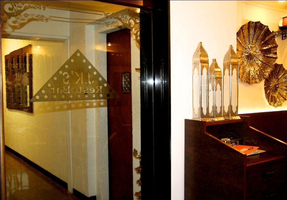 Hotel Samraj Mumbai  Buitenkant foto