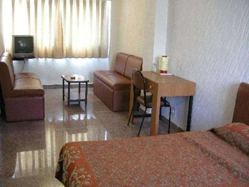 Hotel Samraj Mumbai  Buitenkant foto